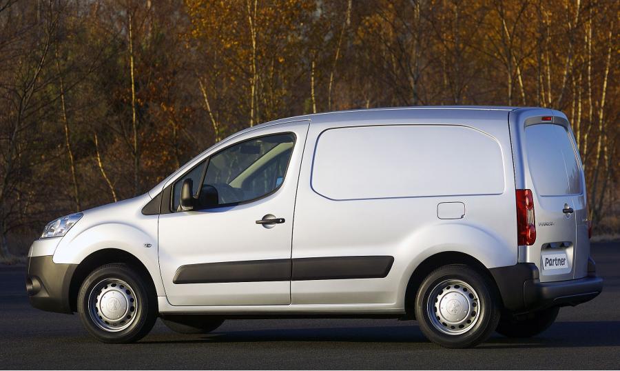  Peugeot Partner 2008 года  (фото 43 из 54)